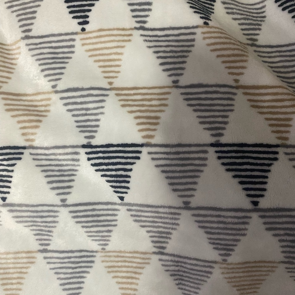 Triangle throw blanket